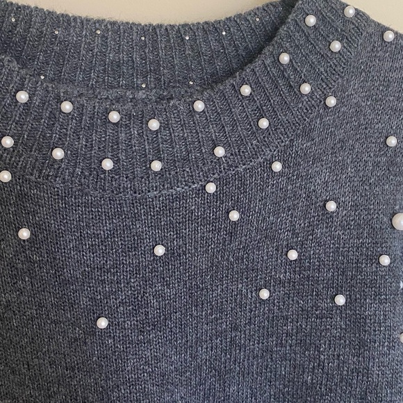 Womens gray sweater dress with pearl details - Picture 3 of 3
